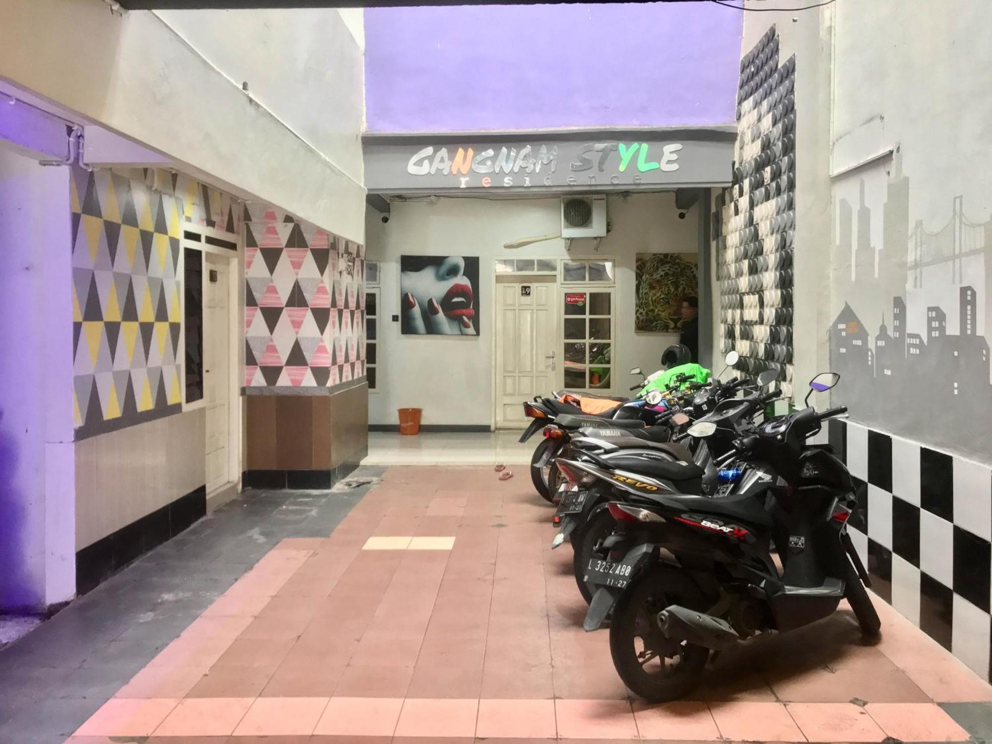 ホテル Oyo 2481 カンナム スタイル レジデンス スラバヤ エクステリア 写真